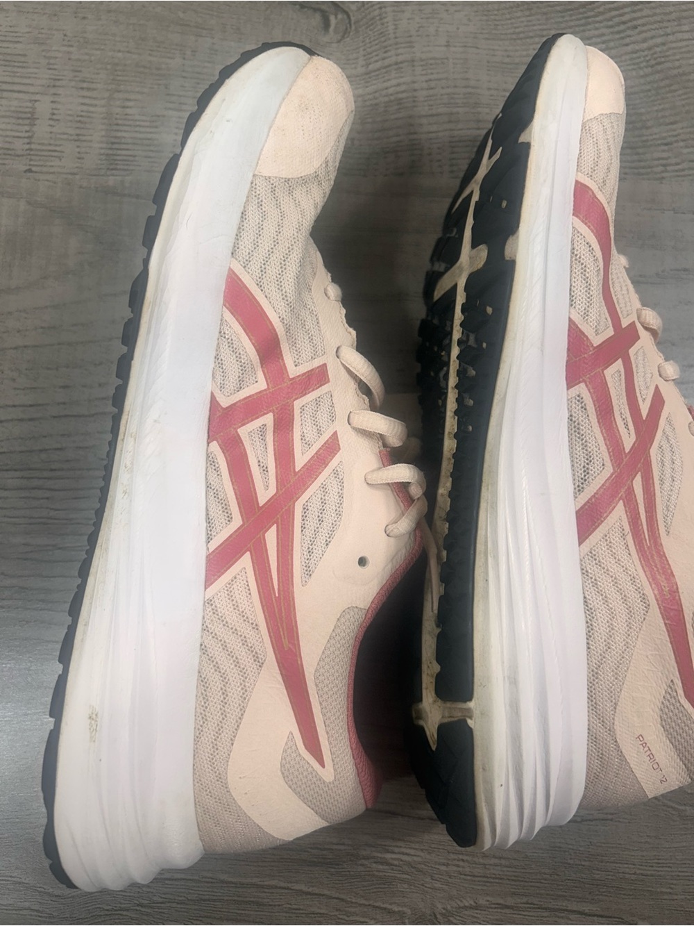 ASICS Women's Running Shoes in Light Pink with Coral Accents Size 9 - Picture 2 of 10